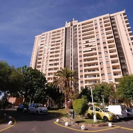 Ocean House & Perfect For Апартаменти