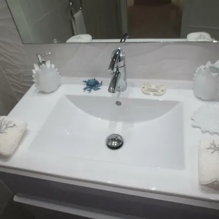 Ocean House & Perfect For 아데제